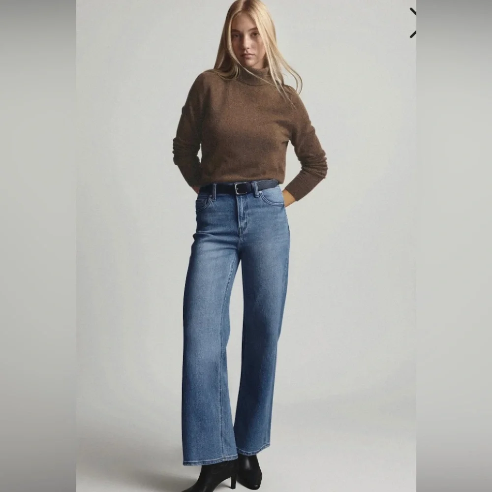 Quince Rich Brown Cashmere Turtleneck Sweater - Picture 3 of 10